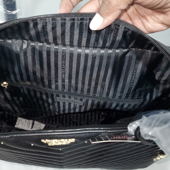 NWT Victoria's Secret Chevron Gold beaded tote - Picture 5 of 7